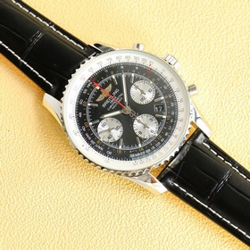 В честь 70-летия выпуска новой модели часов Navitimer, Breitling 