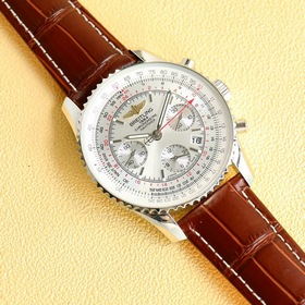 В честь 70-летия выпуска новой модели часов Navitimer, Breitling 