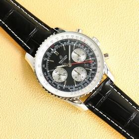 В честь 70-летия выпуска новой модели часов Navitimer, Breitling 