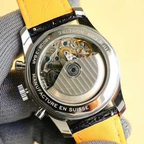В честь 70-летия выпуска новой модели часов Navitimer, Breitling 