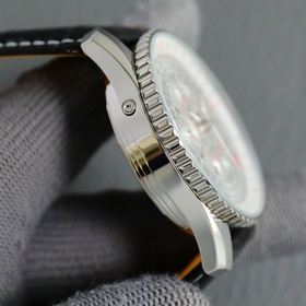 BREITLING, часы из серии Montblanc Chronograph A21033012, доступн