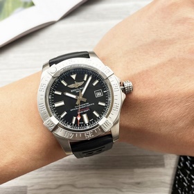 Серия Breitling Superocean! Ободок и корпус изготовлены из нержав