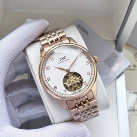 Новый IWC с двумя стрелками, синхронизация с официальным сайтом.