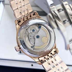 Новый IWC с двумя стрелками, синхронизация с официальным сайтом. 