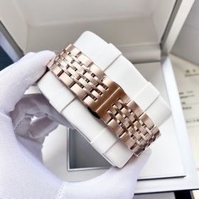 Новый IWC с двумя стрелками, синхронизация с официальным сайтом. 