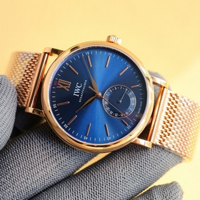 IWC впервые представила серию Portofino (IW359201) с указателем д