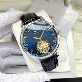 Новые часы IWC с двумя стрелками, синхронизация с официальным сай