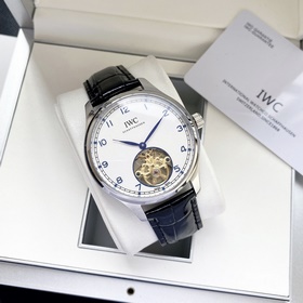 Новые часы IWC с двумя стрелками, синхронизация с официальным сай