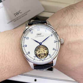 Новые часы IWC с двумя стрелками, синхронизация с официальным сай