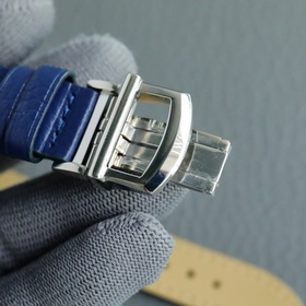 IWC впервые представляет серию Portofino IW359201 с указателем да