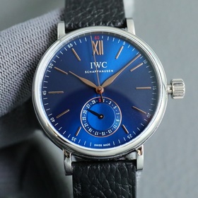 IWC впервые представляет серию Portofino IW359201 с указателем да