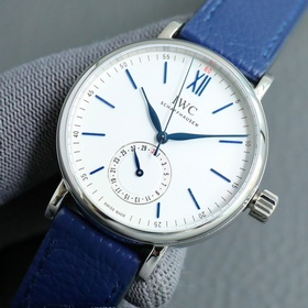 IWC впервые представляет серию Portofino IW359201 с указателем да
