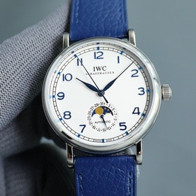 IWC впервые представила серию Portofino с указательным календарем