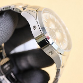 Новинка JAEGER-LECOULTRE — часы Jaeger-LeCoultre Master Compresso
