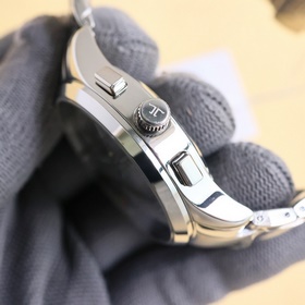 Новинка JAEGER-LECOULTRE — часы Jaeger-LeCoultre Master Compresso