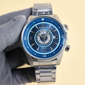 Часы Jaeger-LeCoultre North Star с календарем отличаются современ