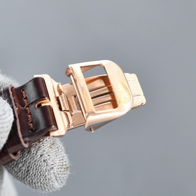 (Струбцина) поступила в продажу Часы Jaeger-LeCoultre из серии G