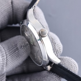 Новейшая модель Jaeger-LeCoultre! Высшее качество. Новая модель в