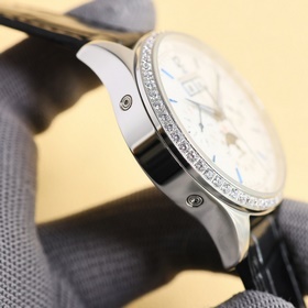 Новинка JAEGER-LECOULTRE — часы Jaeger-LeCoultre Master Compresso