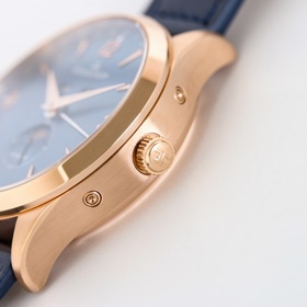 Jaeger-LeCoultre представляет часы Master Calendar 1558420 серии 