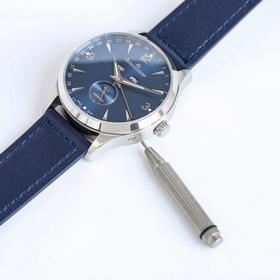 Jaeger-LeCoultre представляет часы Master Calendar 1558420 серии 