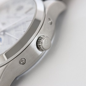 Jaeger-LeCoultre представляет часы Master Calendar 1558420 серии 