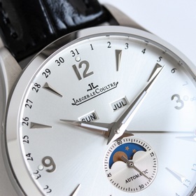 Jaeger-LeCoultre представляет часы Master Calendar 1558420 серии 