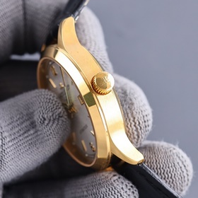 Новейшая модель Jaeger-LeCoultre! Высшее качество. Новая модель в