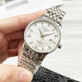 【Новинка】： Longines с тремя стрелками Тип ： Элитные мужские часы 