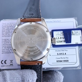 Три функции в одном (монохромный GMT) Представляем новые часы Lon