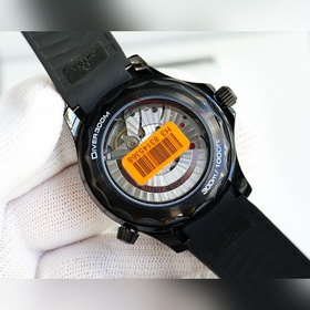 Черный рыцарь прибыл Официально рекомендованный часовой механизм 