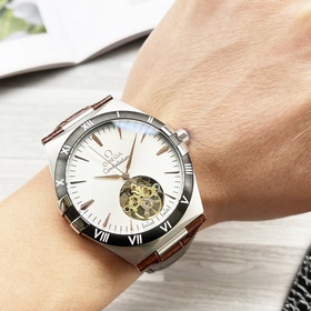 OMEGA – высококачественные мужские часы, отличающиеся элегантност