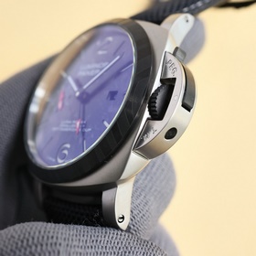 Panerai SUBMERSIBLE BMG-TECH — 47-миллиметровые часы из серии Sub