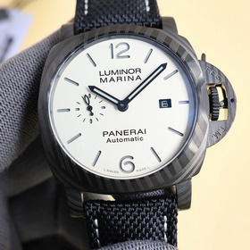 Panerai SUBMERSIBLE BMG-TECH — 47-миллиметровые часы из серии Sub