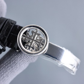 Новая модель от «Мастера сердца» — классическая серия часов Patek