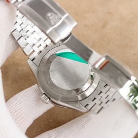 Новая серия ROLEX Sky-Dweller PQ1 «Самая сложная модель Rolex в и