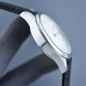 Новейшая модель часов для мужчин из серии Heritage от Vacheron Co