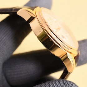 Многофункциональные часы Vacheron Constantin с вечным календарем.