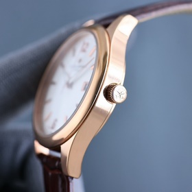 Новейшая модель часов для мужчин из серии Heritage от Vacheron Co