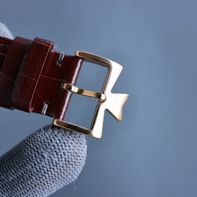 Новейшая модель часов для мужчин из серии Heritage от Vacheron Co