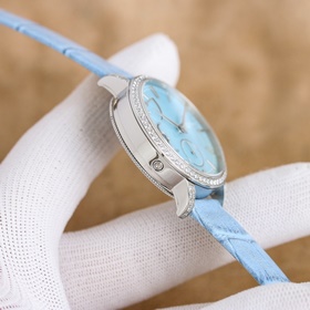Часы Vacheron Constantin Traditionnelle с лунными фазами в корпус