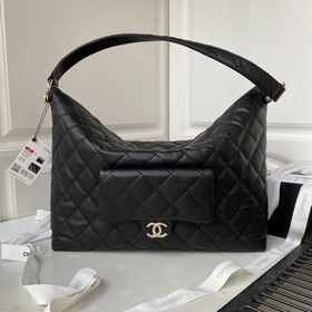 Новая модель Chanel 23b Hobo AS4339 из телячьей кожи отличается б