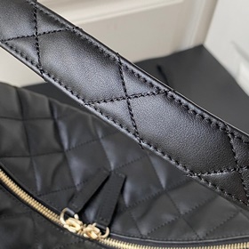 Новая модель Chanel 23b Hobo AS4339 из телячьей кожи отличается б