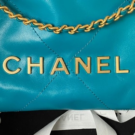 Темно-синий Chanel 23S AS3980 Chanel mini22 попал в самую точку С