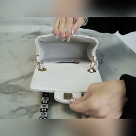 24 Ранневесенняя коллекция Самый красивый чемоданчик «Кубик» из н