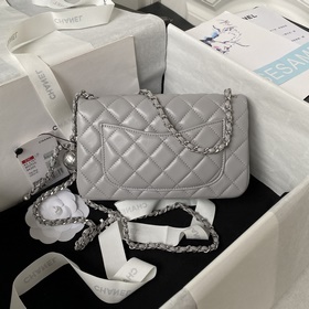 Серебряная цепочка Chanel AS1787, популярная модель CF mini с кры