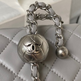 Серебряная цепочка Chanel AS1787, популярная модель CF mini с кры
