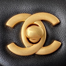 Chanel AS1787 Популярная металлическая сумка mini с крышкой. На ц