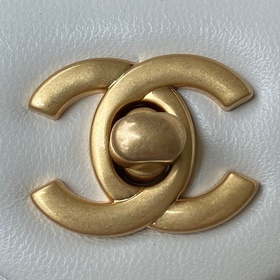 Chanel AS1787 Популярная металлическая сумка mini с крышкой. На ц