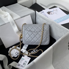 1786 Chanel Популярная металлическая сумка mini с крышкой. На цеп